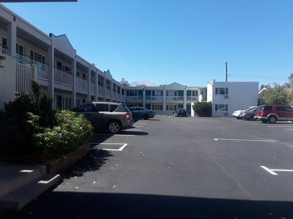 科罗拉多斯普林斯市中心艾科诺旅馆 外观 照片